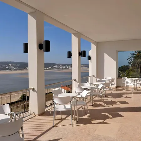 Hotell Inatel 3*
