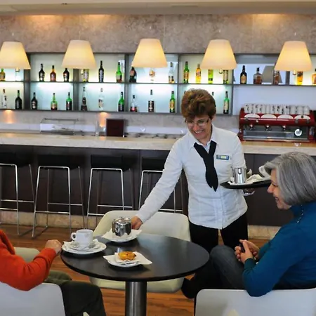 Hotell Inatel 3*